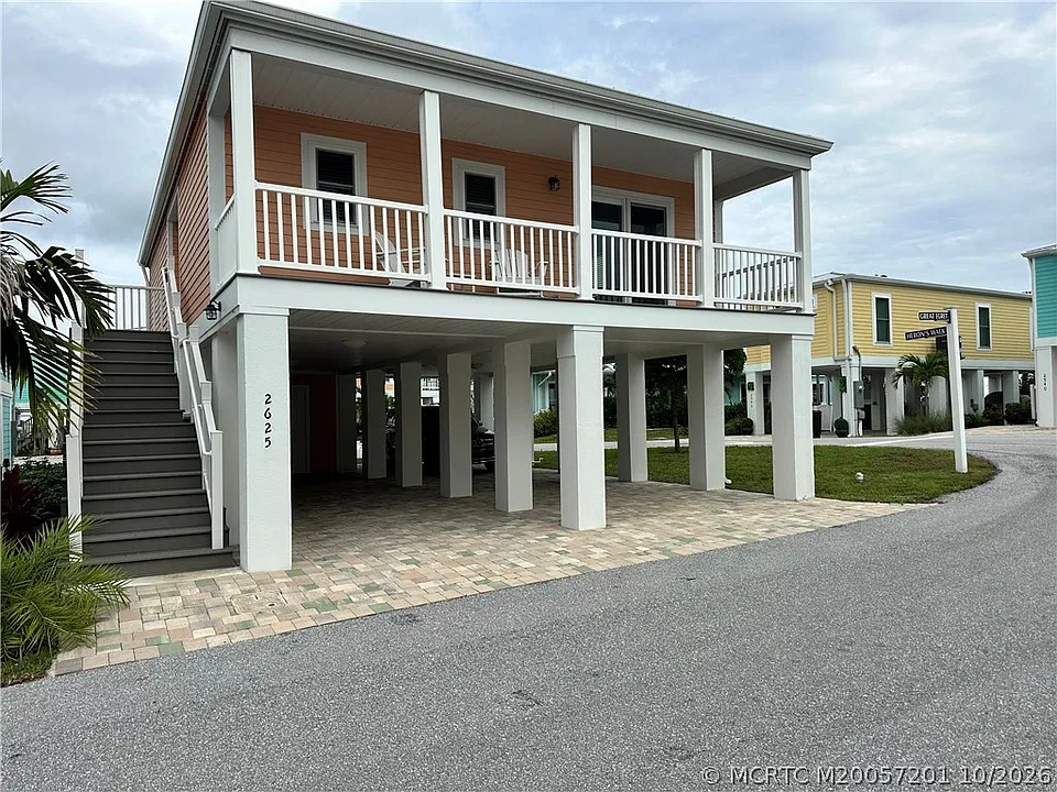 86 NE Great Egret Way
