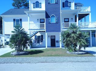 225 Pelican Dr, Atlantic Beach, NC 28512