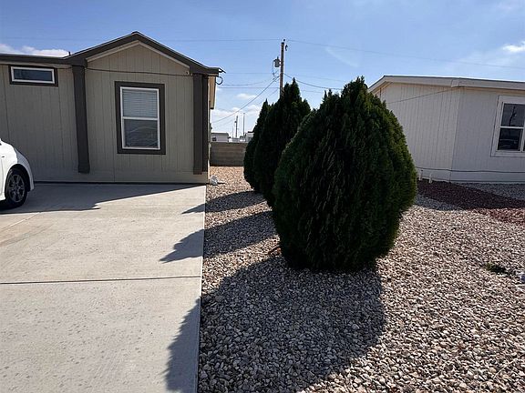 2nd image of 4208 Redbud St