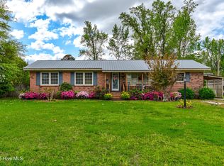 307 W Westbrook Street, Wallace, NC 28466