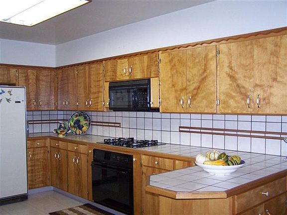 2nd image of 420 Pomolita Dr