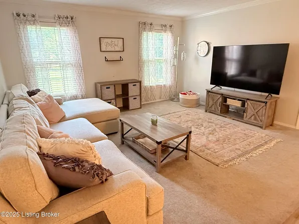 8127 Lake Ave #8, Louisville, KY 40222