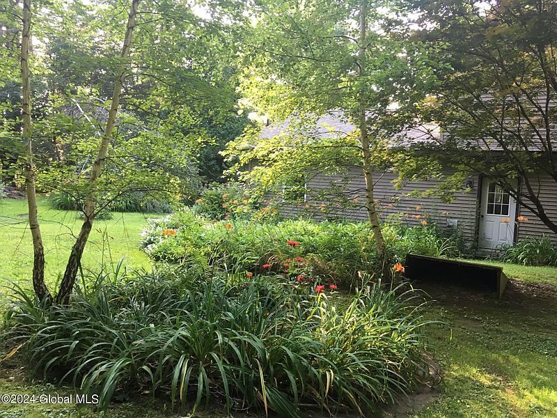 5th image of 186 Brower Road