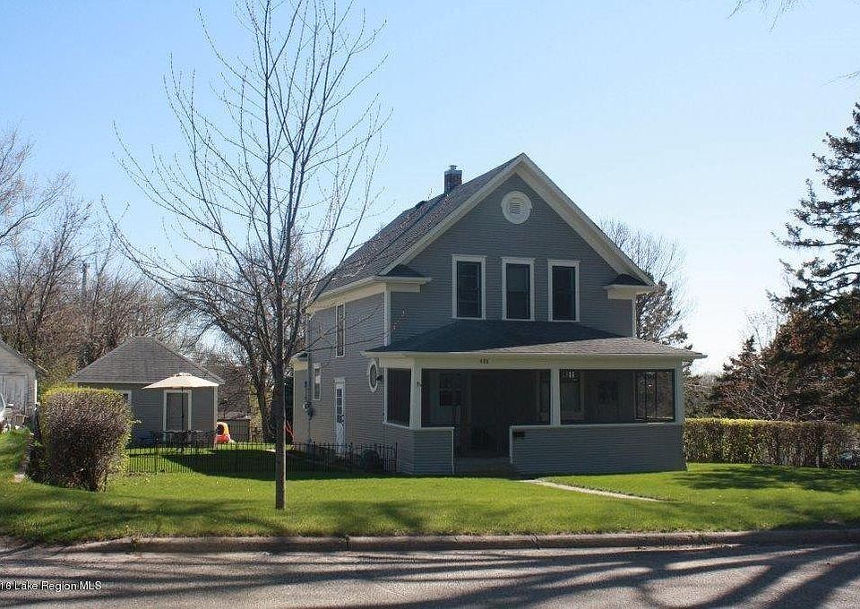 1st image of 425 W Cedar Ave