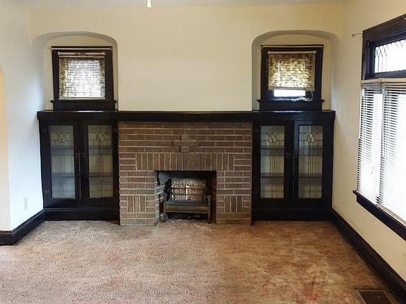 3rd image of 3688 W 136th St