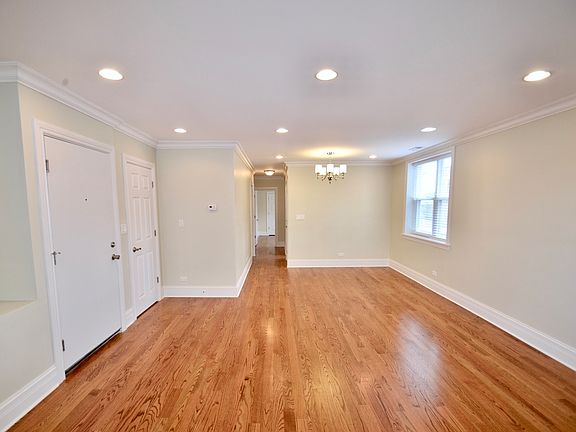5th image of 6427 N Albany Ave #3