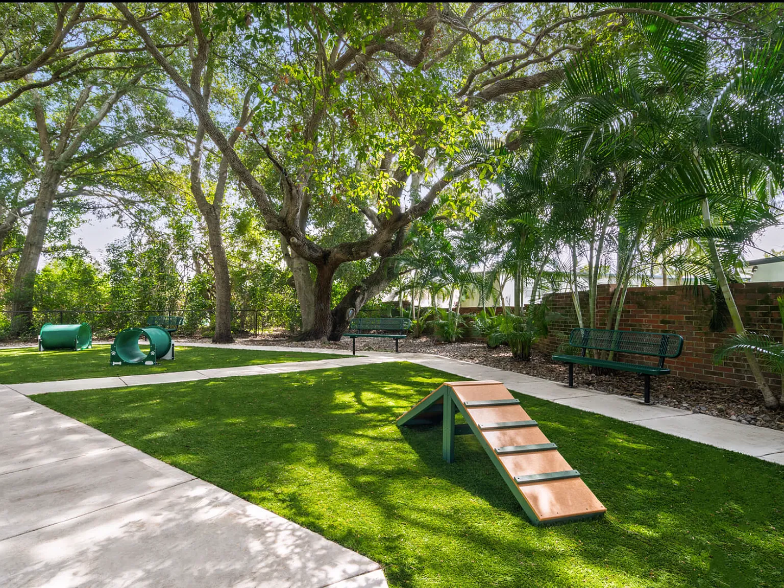 1 bed, 1200 sqft, $2,200 — Photo 3