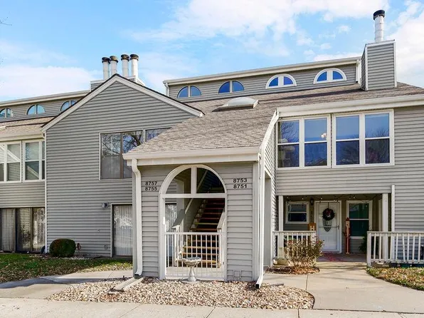 8757 W 106th Ter, Overland Park, KS 66212