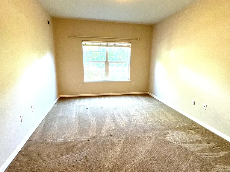 5225 White Willow Dr #H110 — Photo 15
