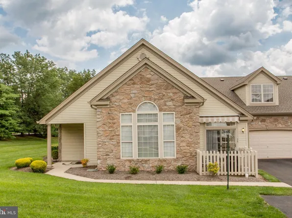 38 Legacy Oaks Dr, Richboro, PA 18954