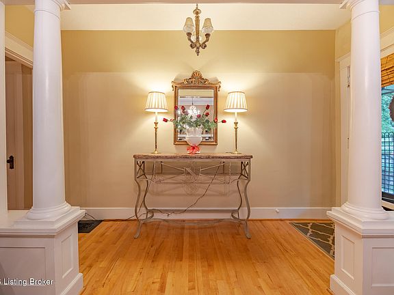 4th image of 304 S Peterson Ave #1