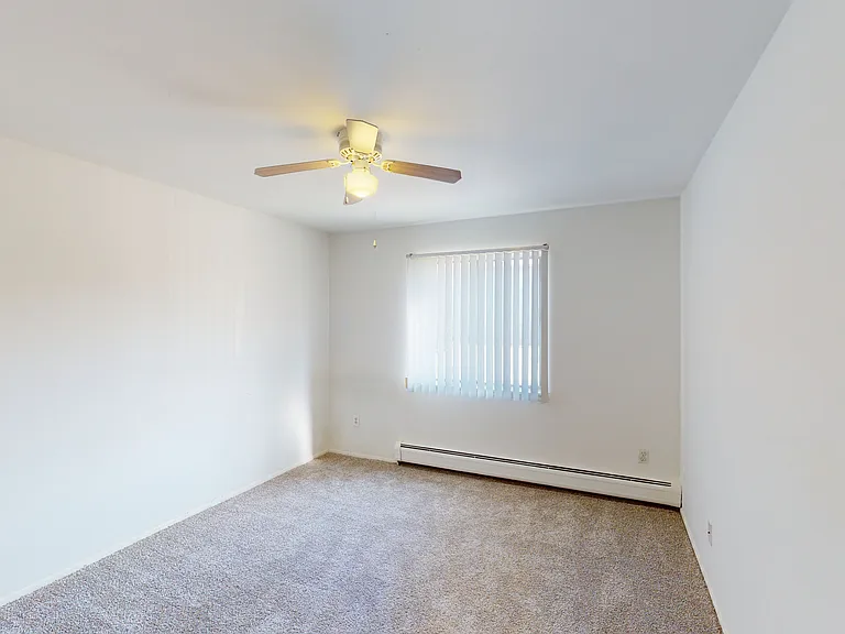 Outer Drive Manor Apartments — Photo 14