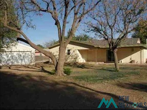 3rd image of 800 Meadow Pl