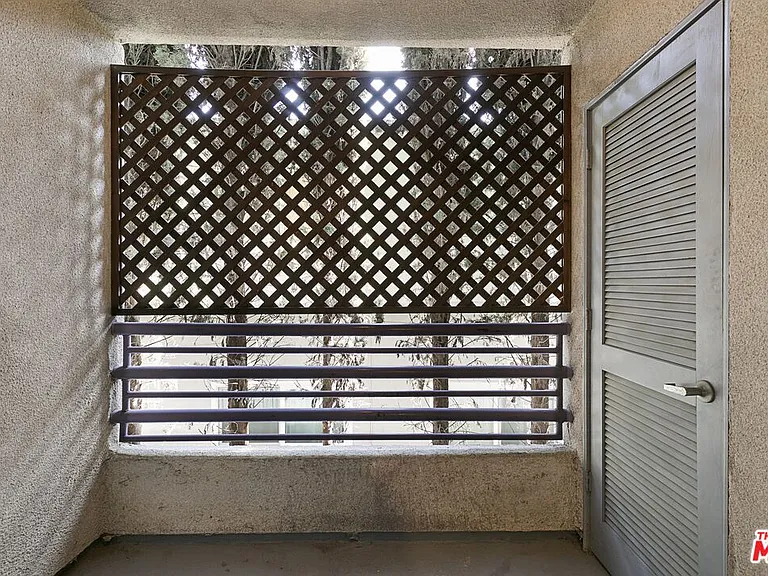 1616 Brockton Ave #101 — Photo 14