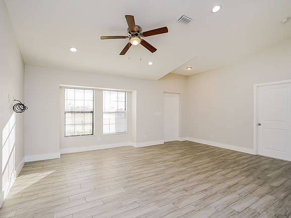 5th image of 1232 NE 7th Pl