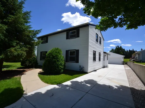 4421 West Cold Spring ROAD, Greenfield, WI 53220