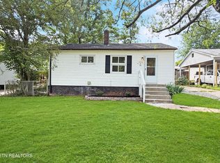 2432 King St, Maryville, TN 37804