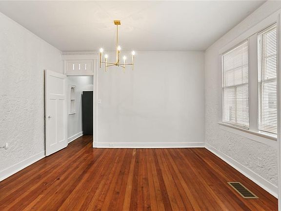 4th image of 2824 Audubon St