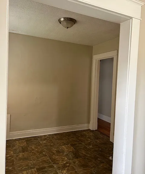 302 Roesch Ave #5 — Photo 4