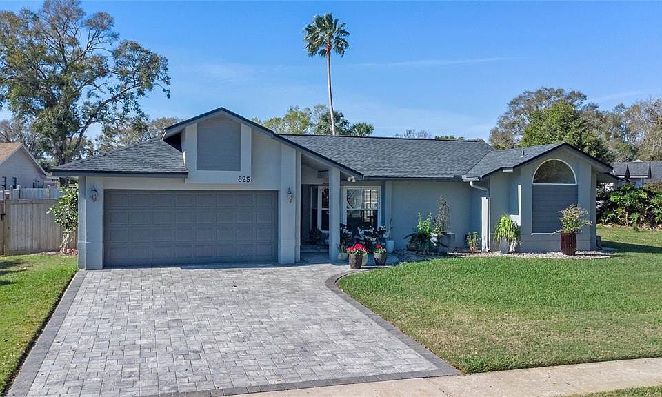 1st image of 825 Rosemere Cir