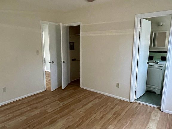 5th image of 435 12th Ave NE APT 5