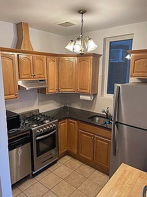 4th image of 2209 Steinway St #1