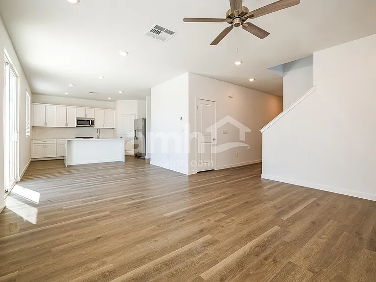 2391 Monroe Ave — Photo 5
