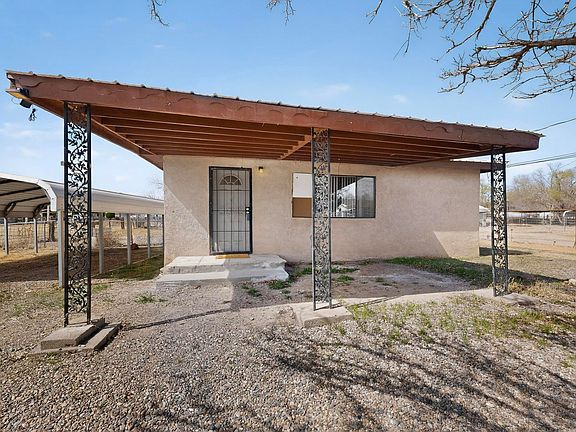 3rd image of 513 Gabaldon Rd