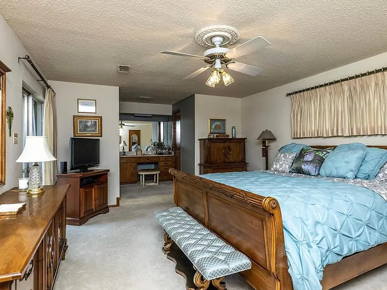 1928 Loma Linda Ct — Photo 15