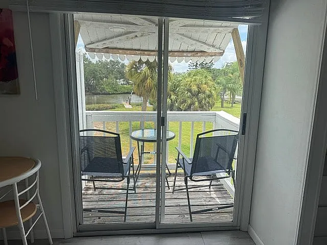 Studio, 300 sqft, $1,190 — Photo 2