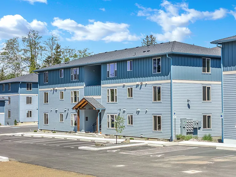 Jetty Stone Apartments — Photo 1