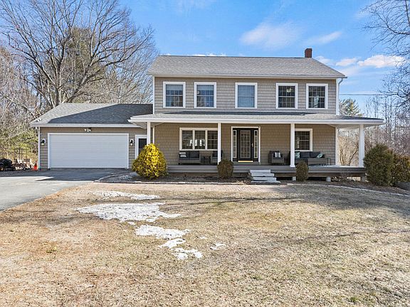 3rd image of 294 QUAKER RIDGE Road