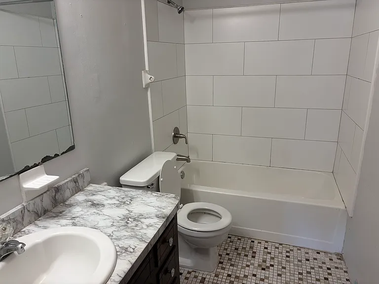 203 McClure Dr #203B — Photo 12