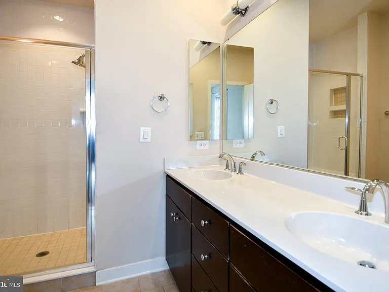 16301 Columbus Ave — Photo 23