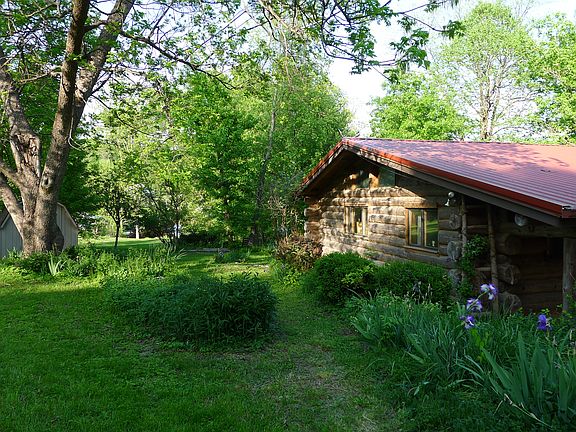 3rd image of 524 Vincent Park Dr