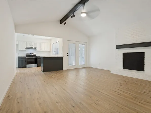 502 Brian Dr, Grand Prairie, TX 75052