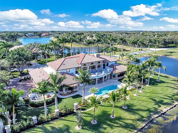 3rd image of 2905 Paddock Rd