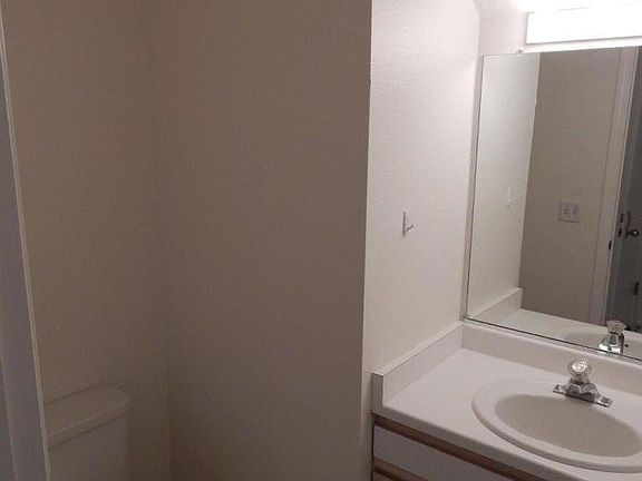 5th image of 450 Sierra Vista Ave APT 9