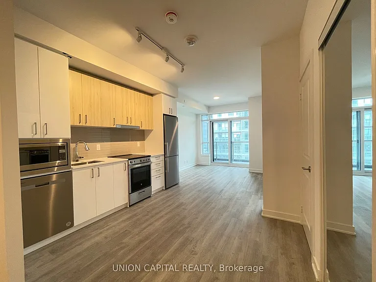 50 Upper Mall Way #1403 — Photo 10
