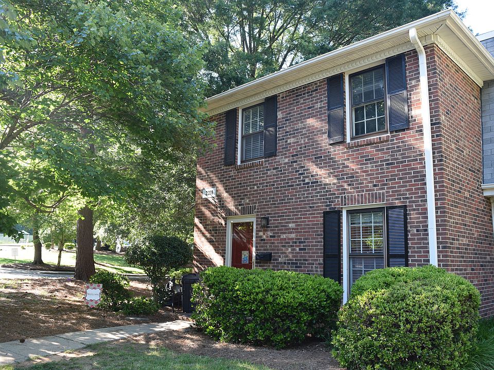 Front of awesome townhome