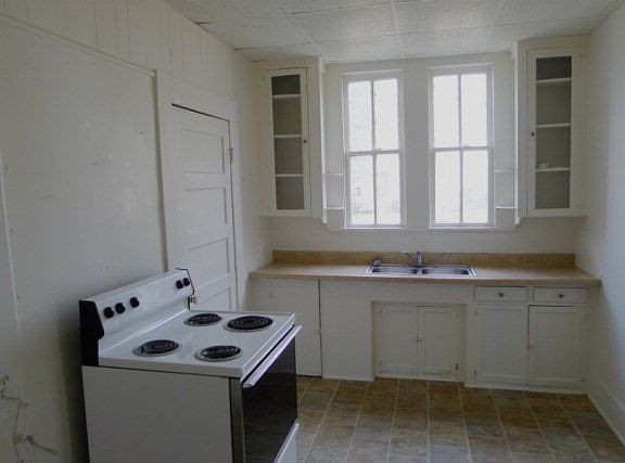 5th image of 811 N Cedar St