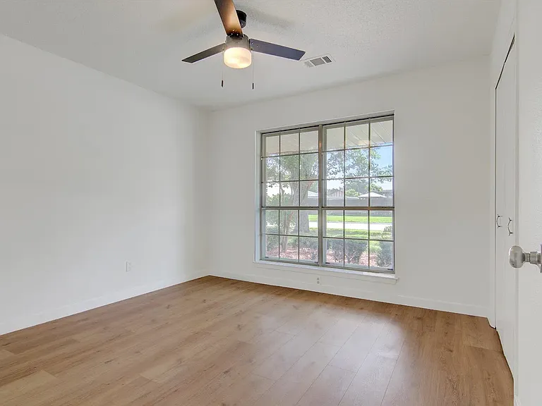 3945 Cheryl St — Photo 16