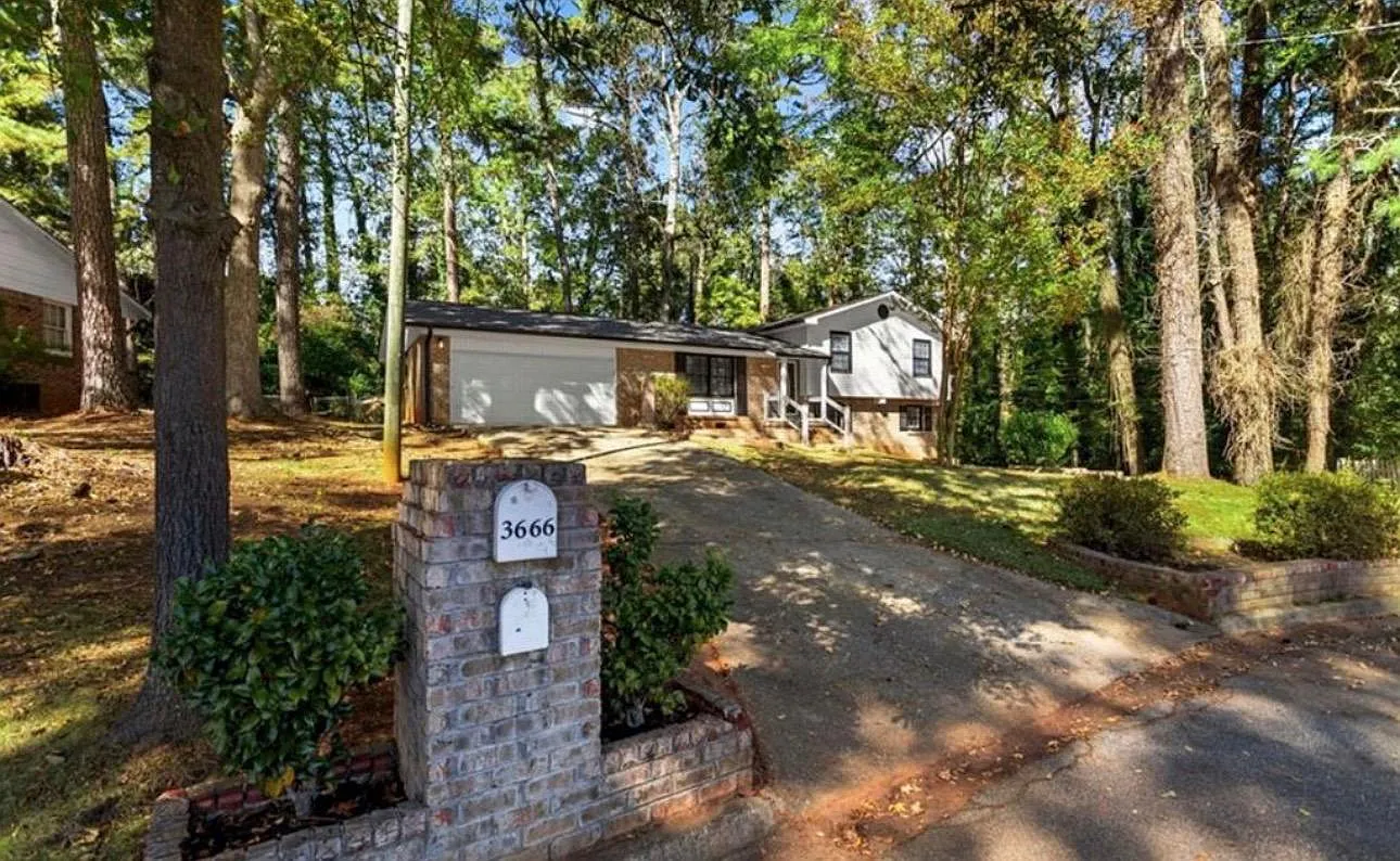 4 bed, 1500 sqft, $1,975 — Photo 3