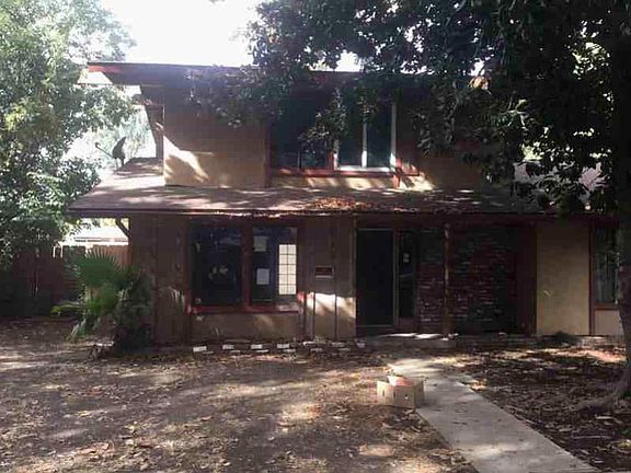2nd image of 6841 Herndon Pl