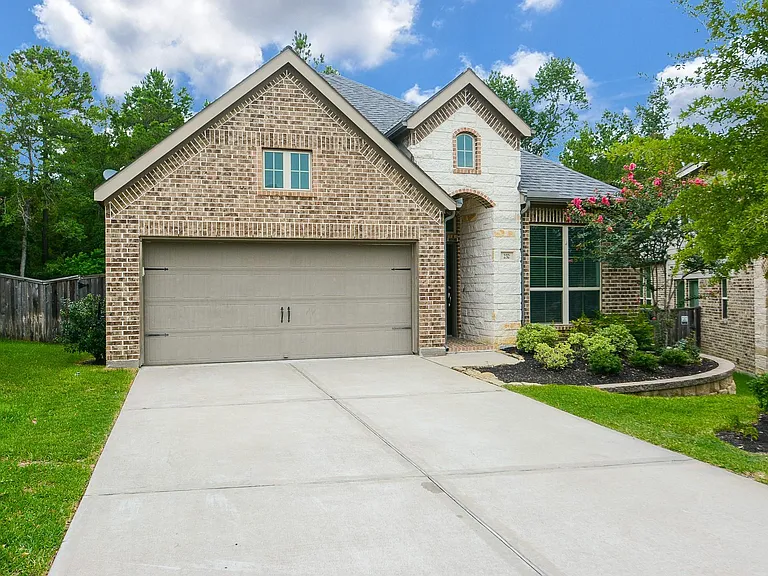232 Clementine Ct — Photo 2
