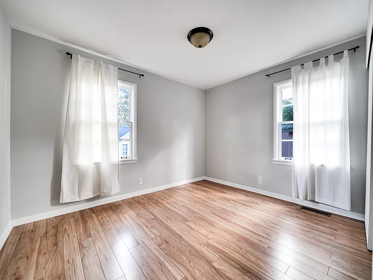 6209 Laramie Ave — Photo 32