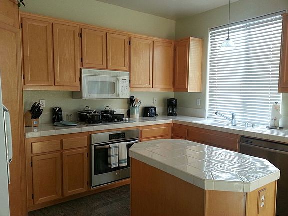 5th image of 930 Camino De La Reina Unit 69