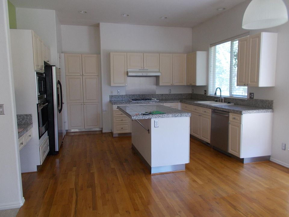 2nd image of 42 Red Cliffs Rd