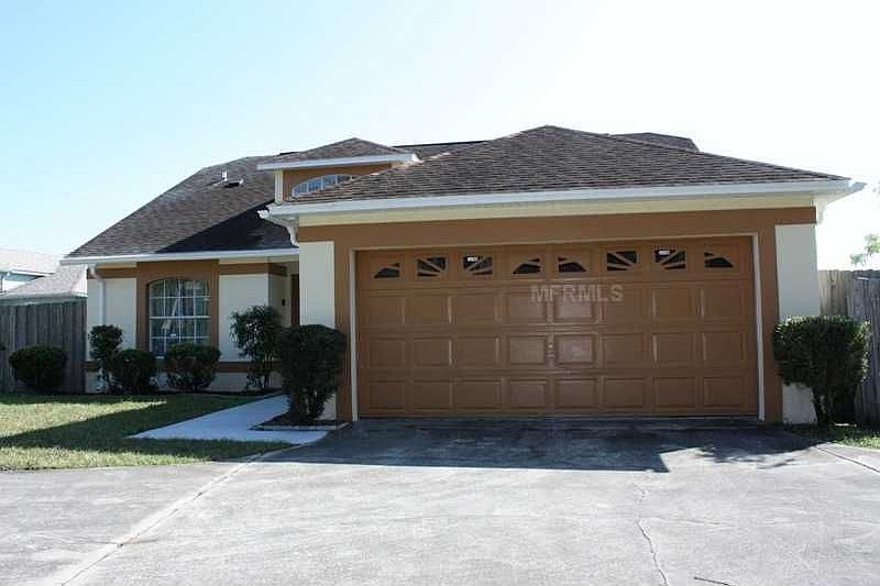 1st image of 2412 Queenswood Cir