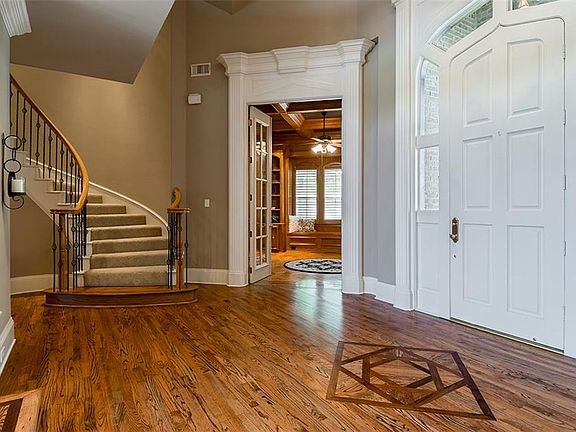 3rd image of 4612 Pine Valley Dr